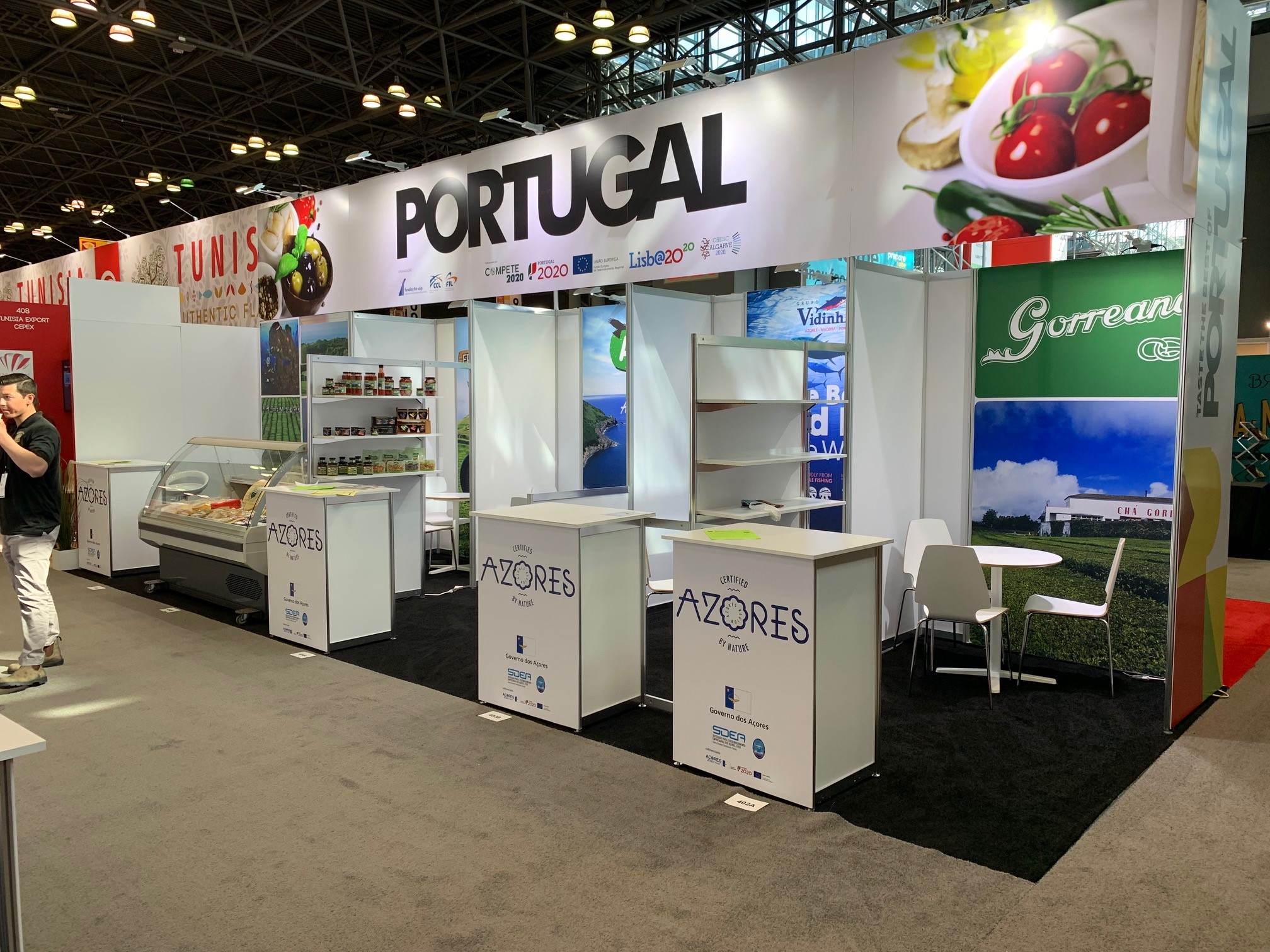 PORTUGAL exhibit photograph 1