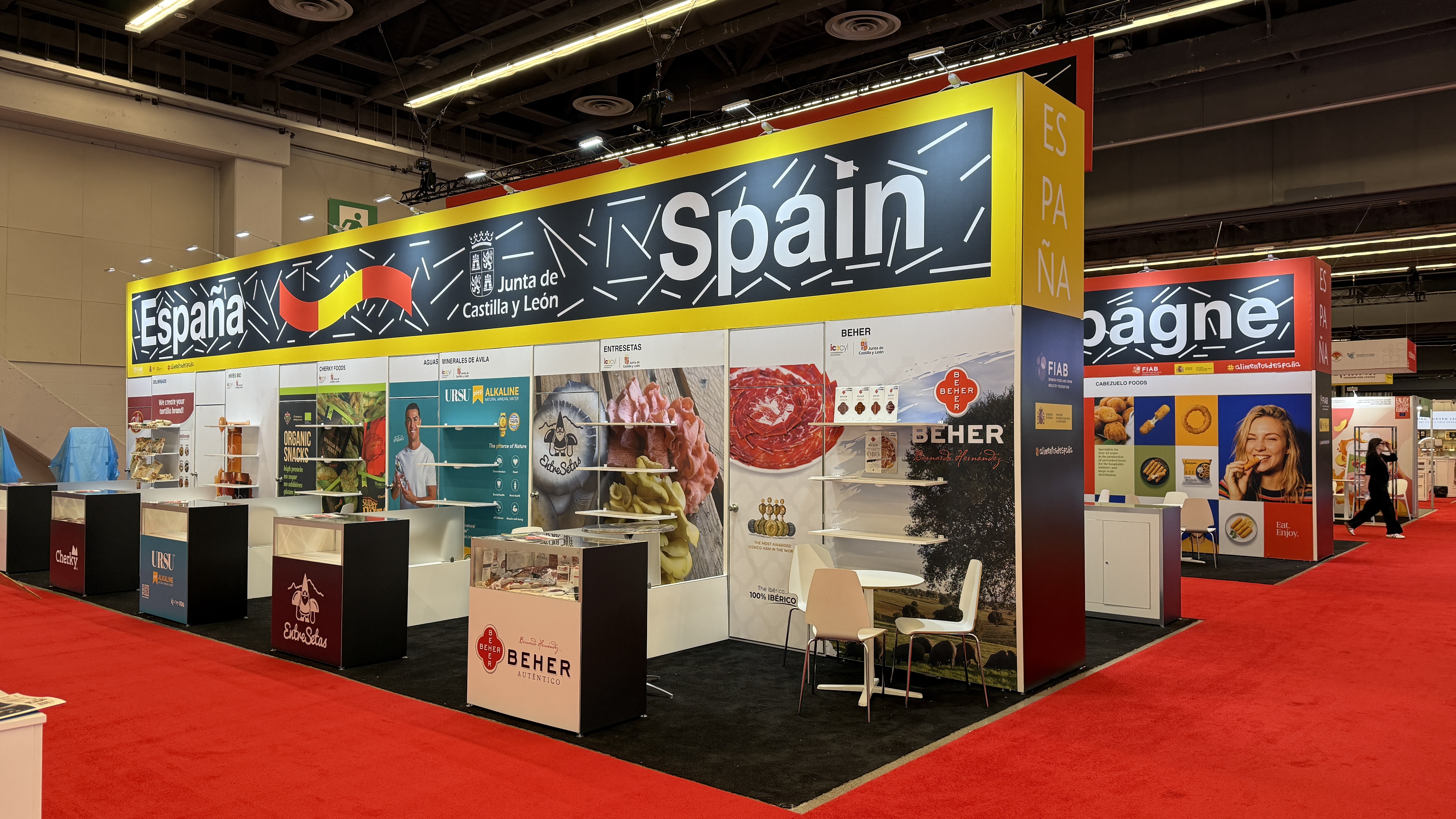 Spain exhibit photograph 3